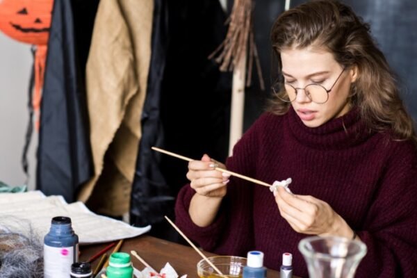 The Secret Trick Artists Use to Make the Color Black