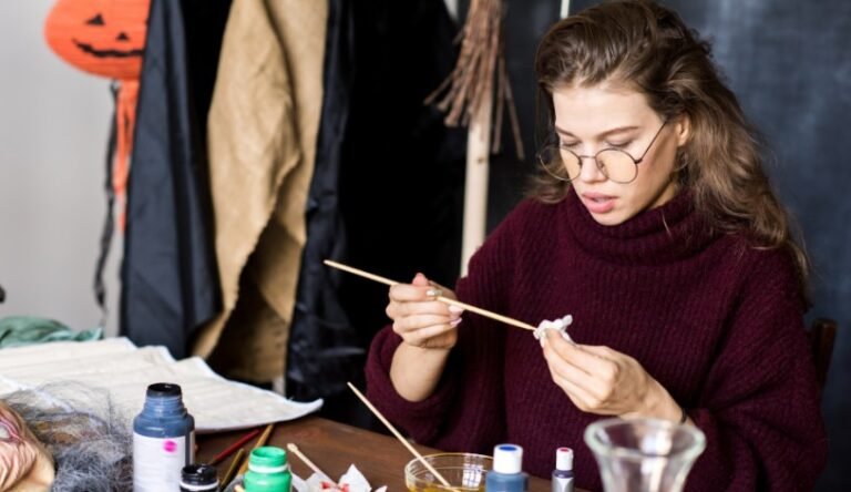 The Secret Trick Artists Use to Make the Color Black